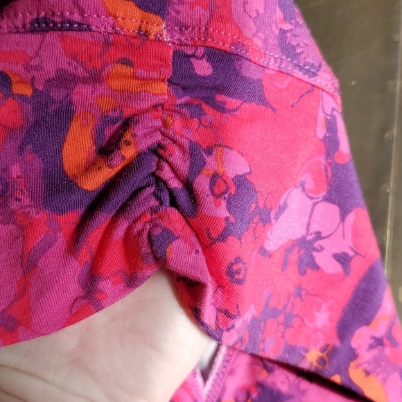 NEW Gaiam yoga top 🐾 size Large -WITH tags attached= CLOSET CLOSING- FINAL - Picture 6 of 11